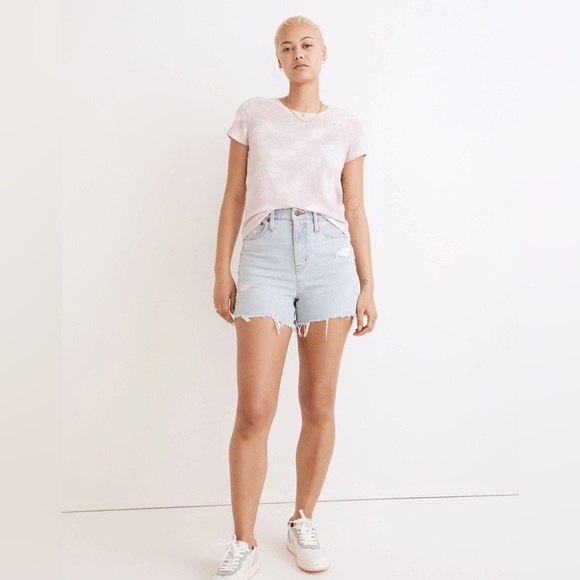 NWT Madewell The Mom Jean Short in Flintwood Wash Distressed size 24